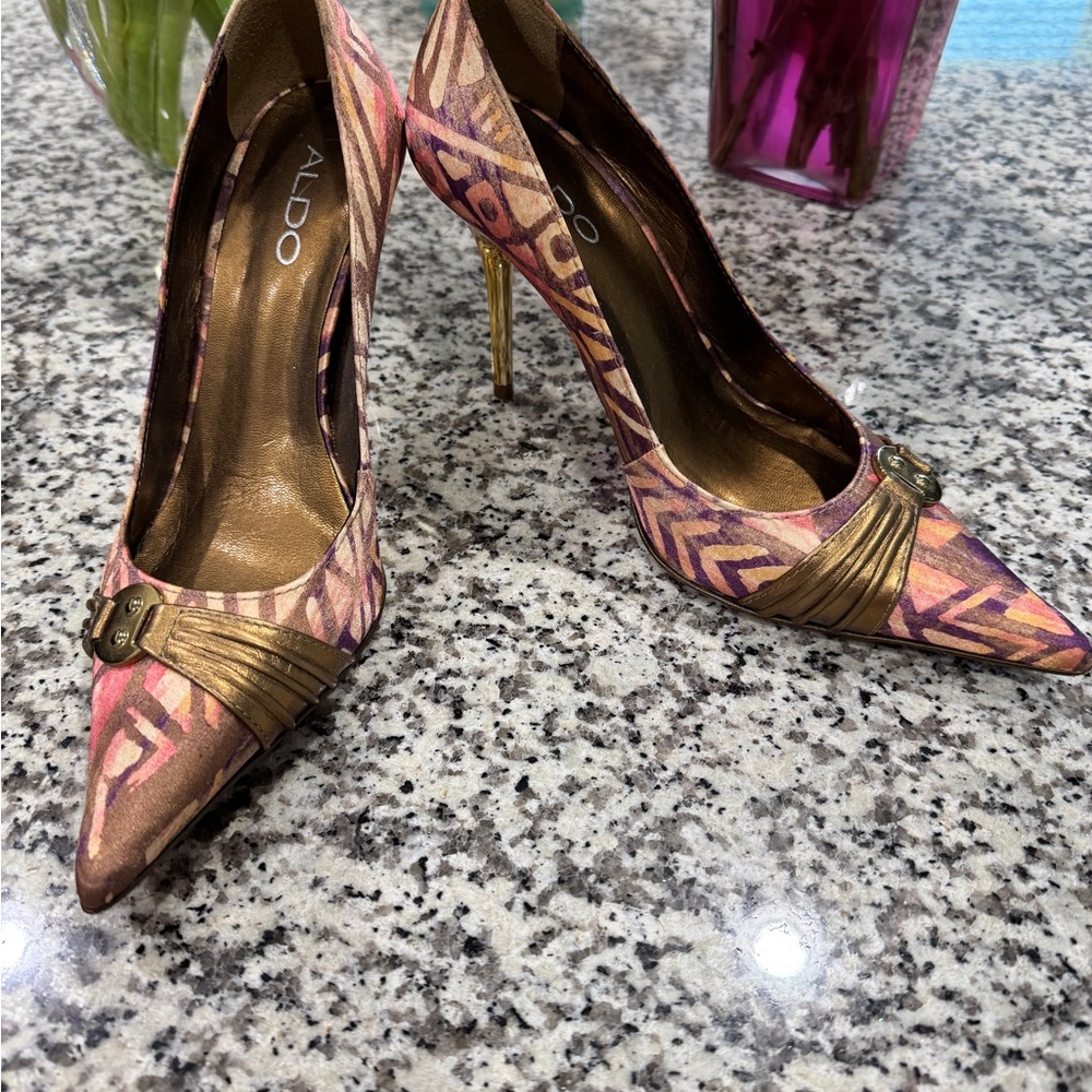Aldo Women's Pink and Gold Patterned Heels